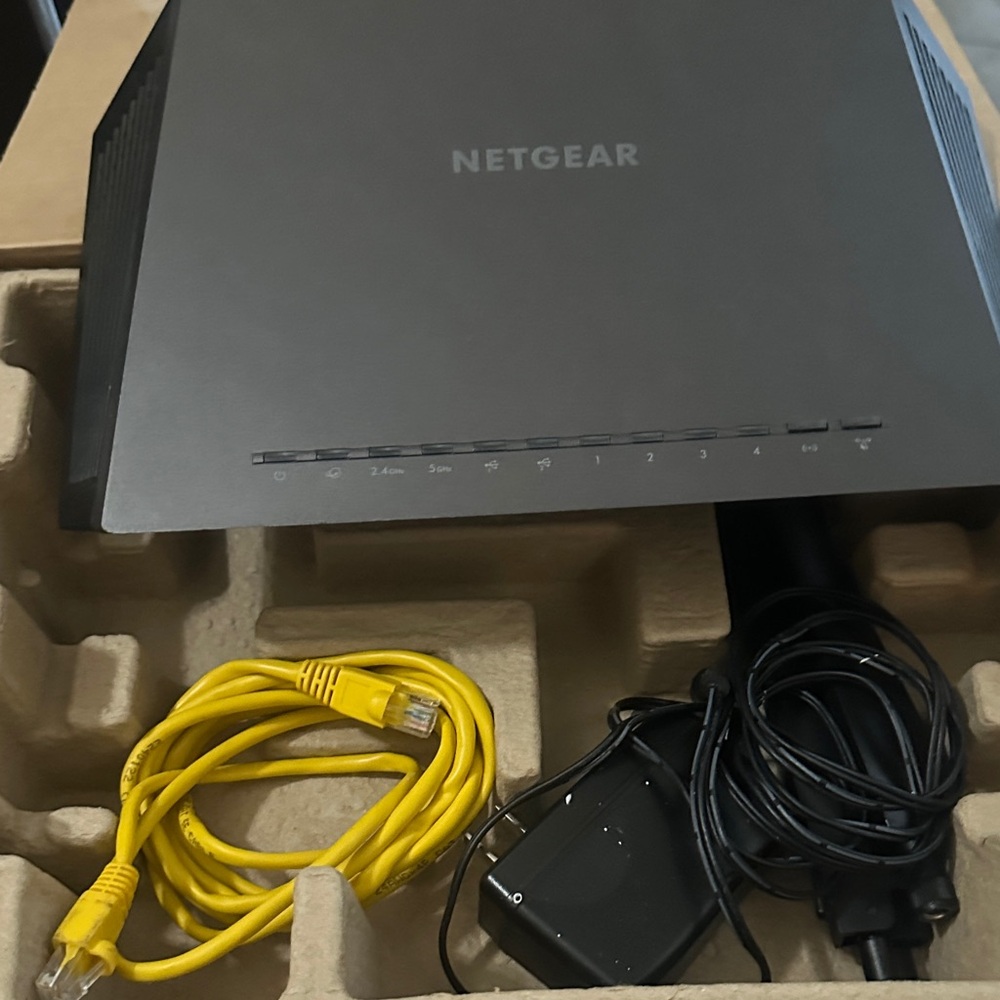 NETGEAR Nighthawk AC1900 WiFi Router - Black - Picture 3 of 7